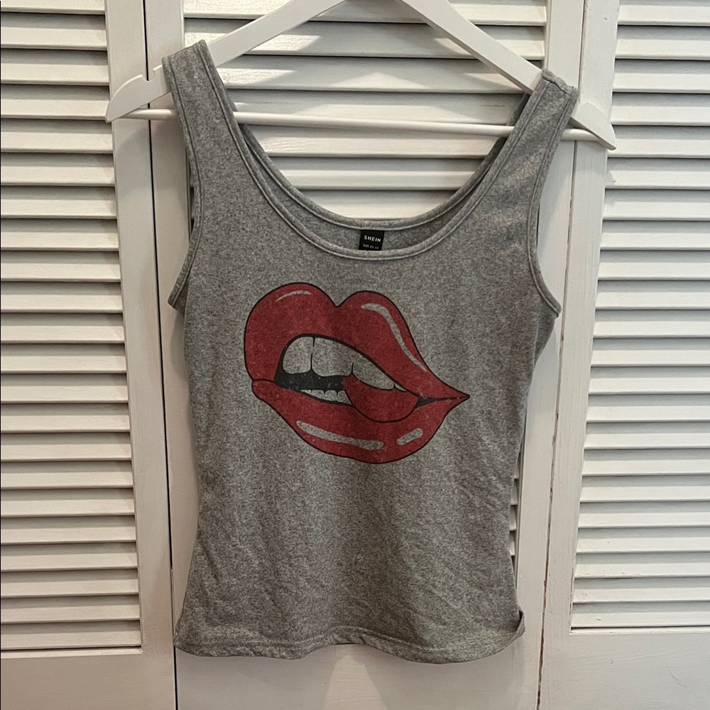 #015+ Gray Tank Top with Red Lips Graphic( Small) - Picture 1 of 8